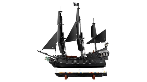 Le bateau pirate du capitaine Jack Sparrow — Vue produit 3